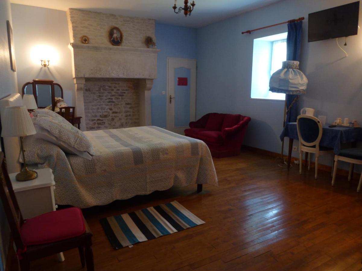 Le Logis De Faugerit Bed and Breakfast Frontenay-Rohan-Rohan Eksteriør billede