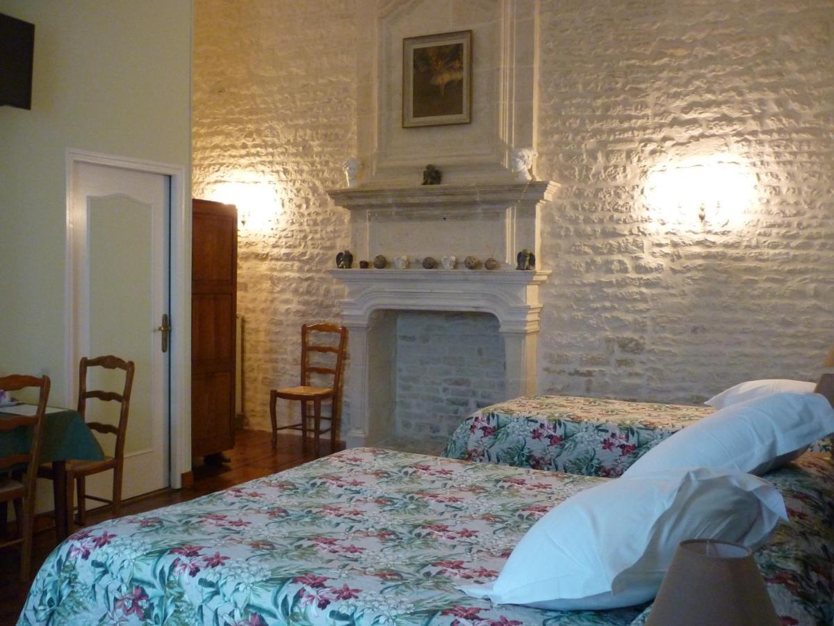 Le Logis De Faugerit Bed and Breakfast Frontenay-Rohan-Rohan Eksteriør billede